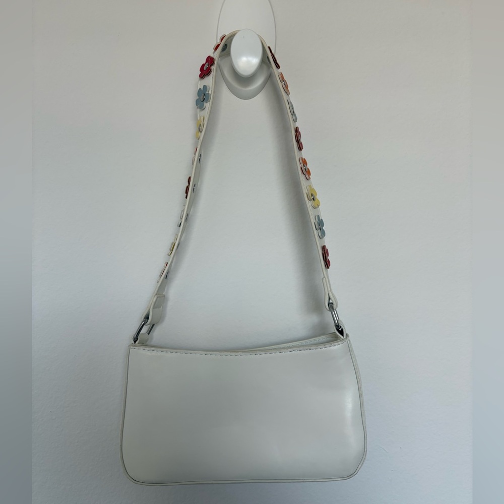 Floral Strap White Shoulder Bag - Picture 4 of 6